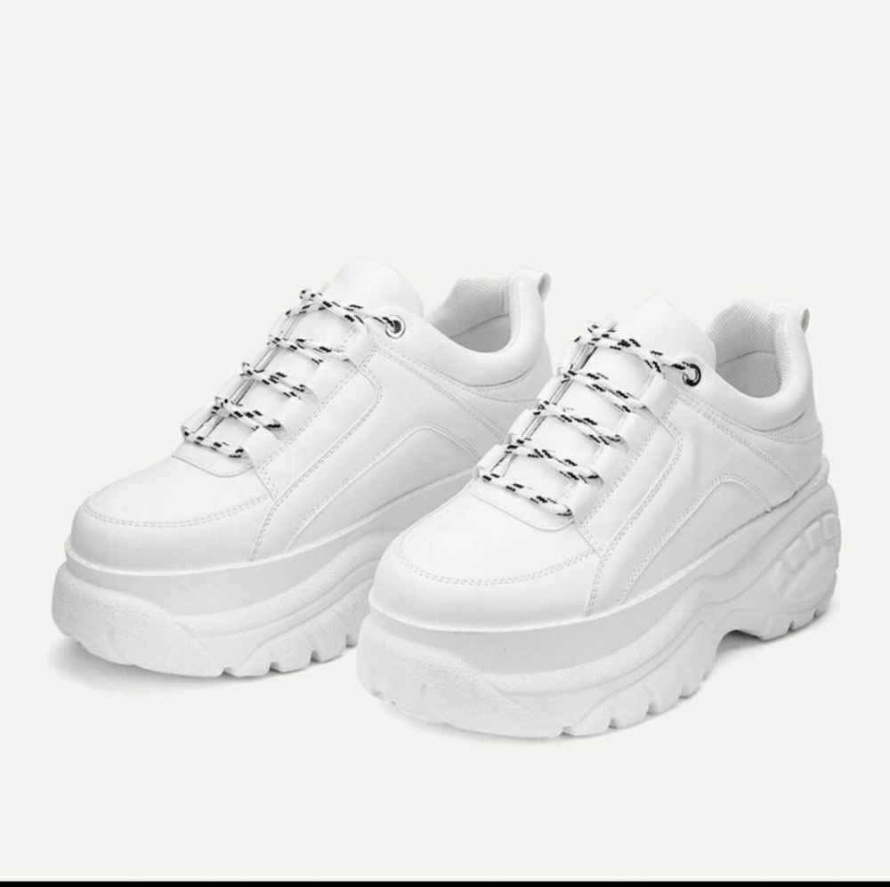 lace-up chunky sneakers